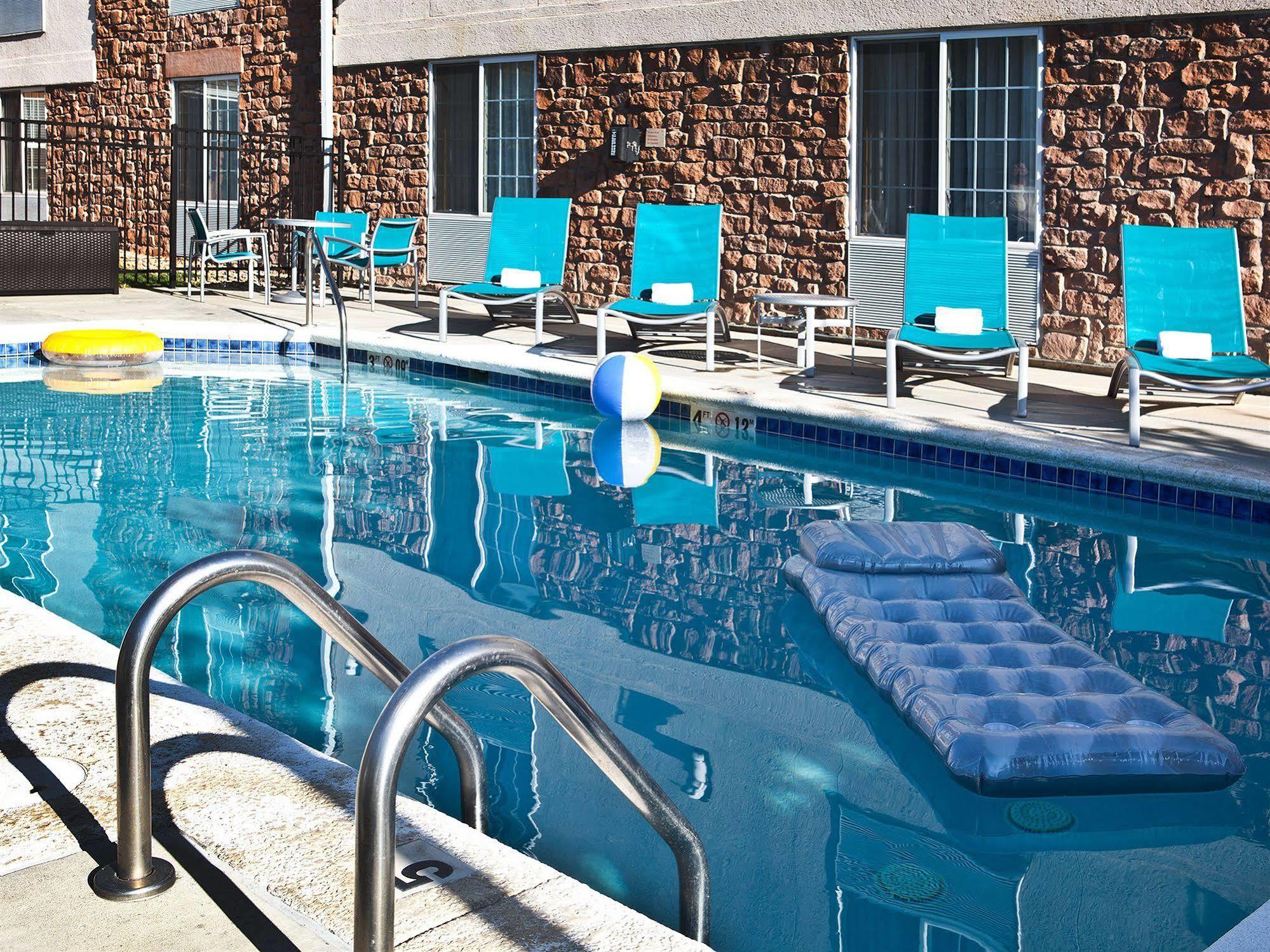 Towneplace Suites Colorado Springs Exterior photo